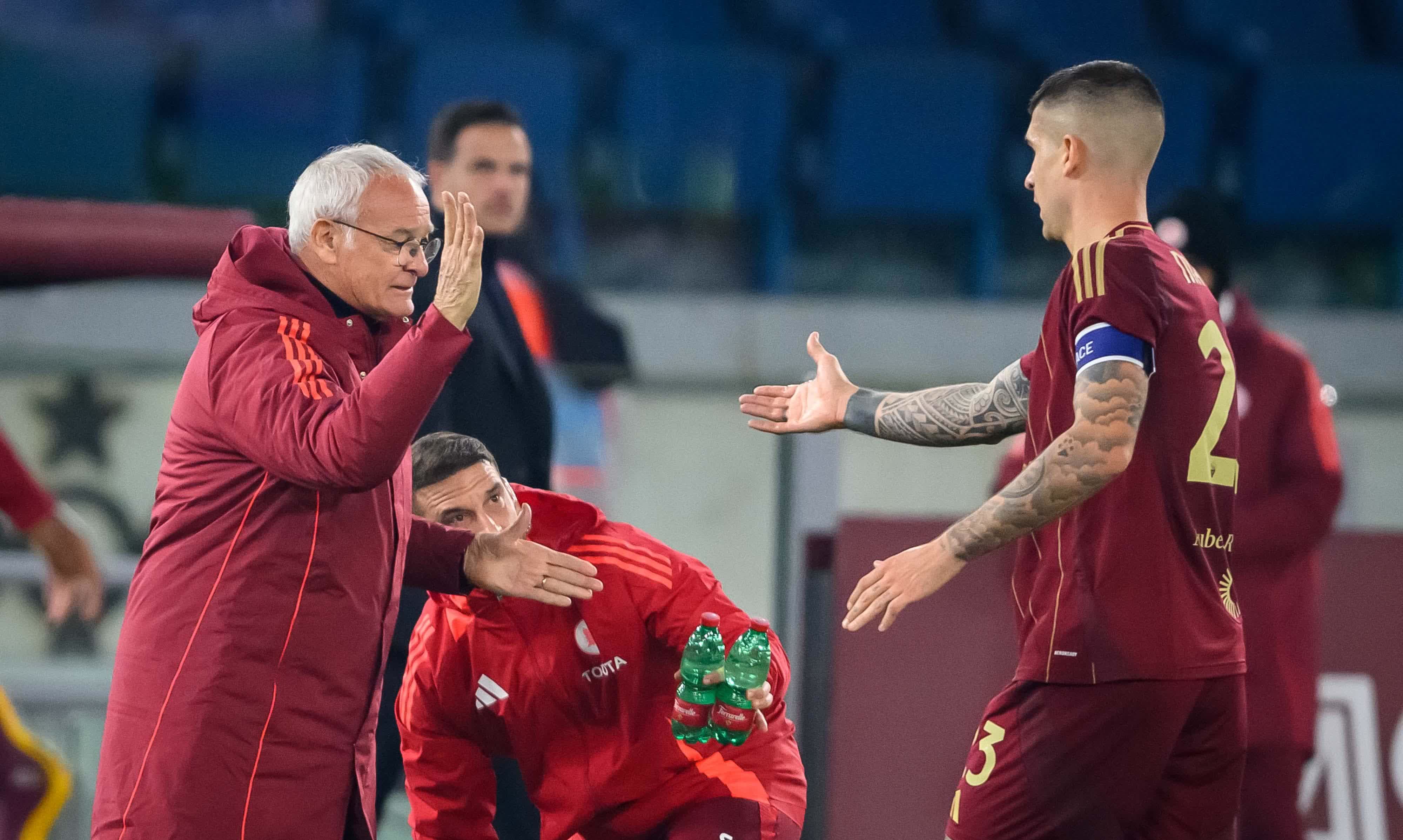 乌拉圭逆转丹麦，莱万点燃赛场