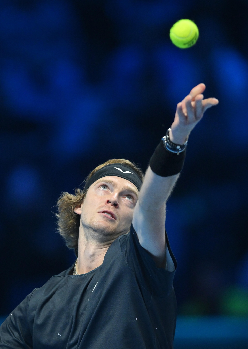 爱游戏体育-ATP总决赛逆转联合杯，阿尔卡拉斯统治全场