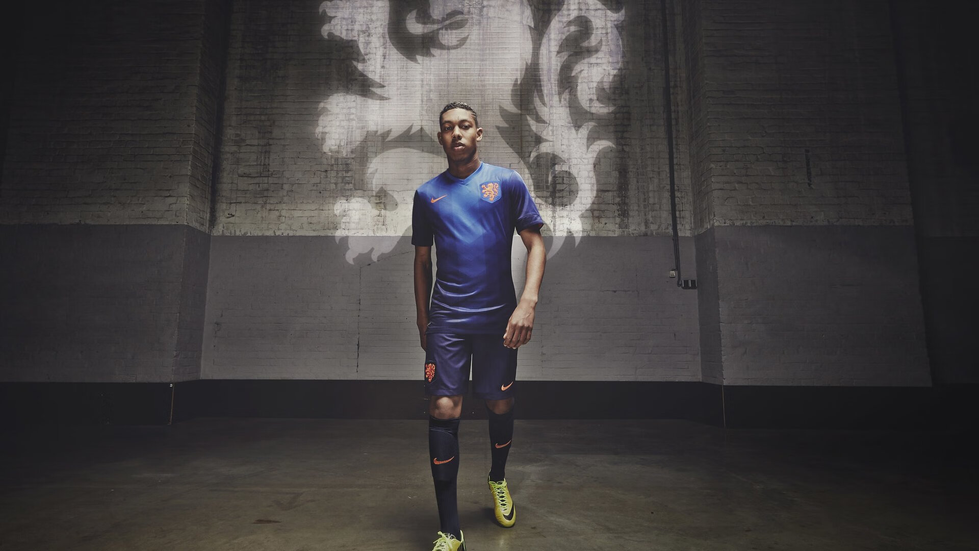 爱游戏体育-颠覆定律，哈斯实验性策略如何让拉塞尔的统治沦为背景