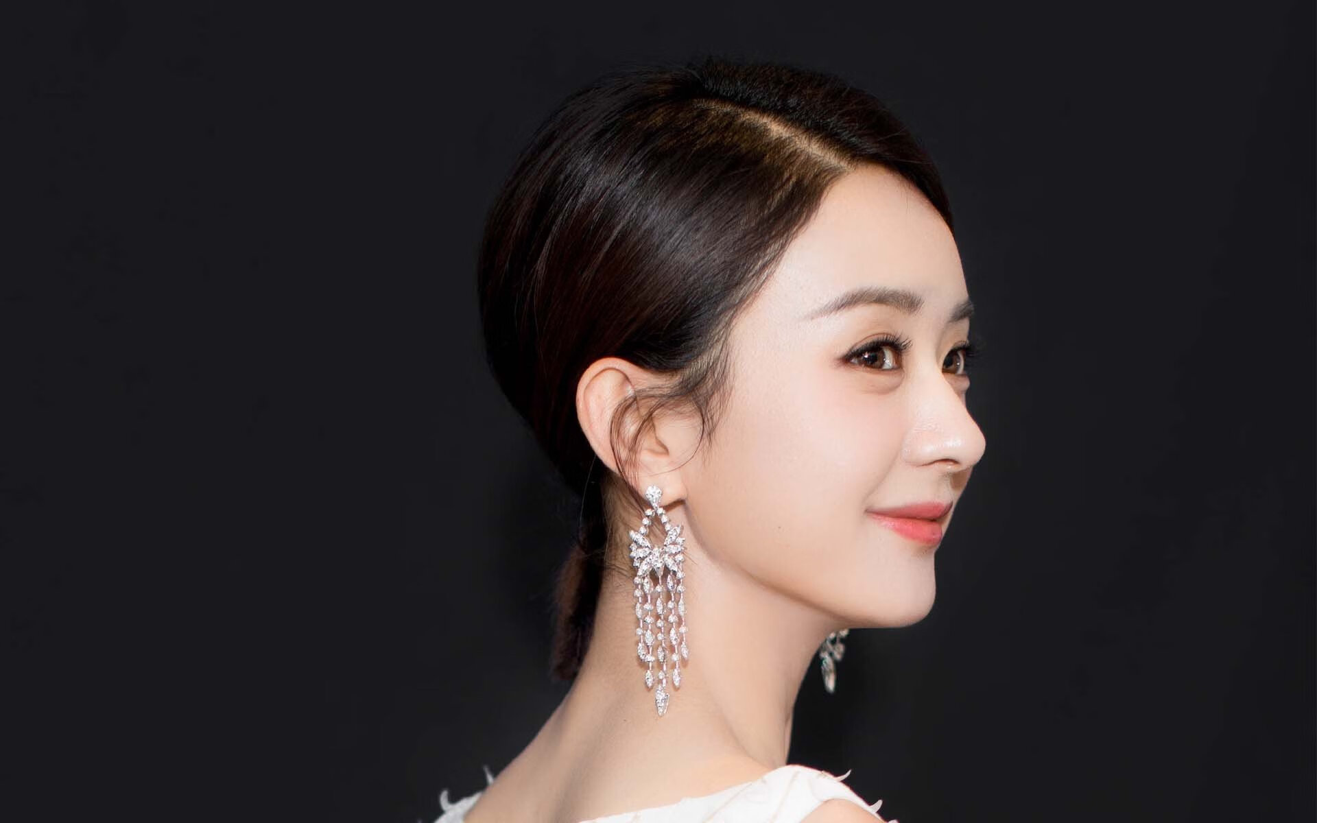 欧洲足坛双线狂飙,巴黎欧冠淘汰国米,莱奥西甲德比封神