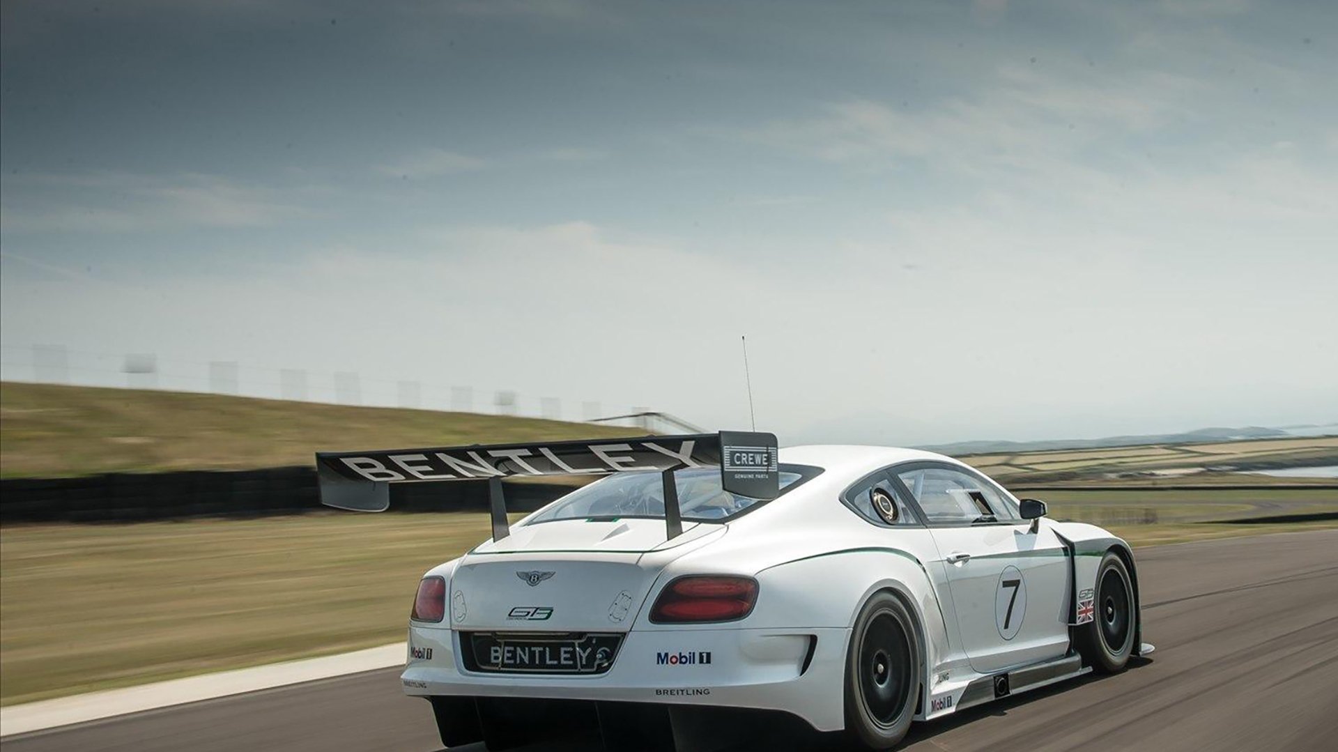 爱游戏在线-南美铁壁对欧洲豪门，委内瑞拉硬仗取胜国际米兰，克瓦拉茨赫利亚末节接管比赛